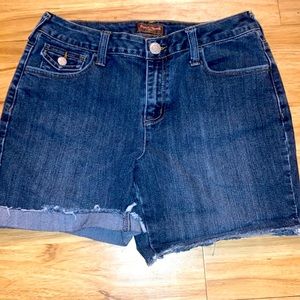 Size 10 Petite Duck Head Jean Shorts Ragged Edge